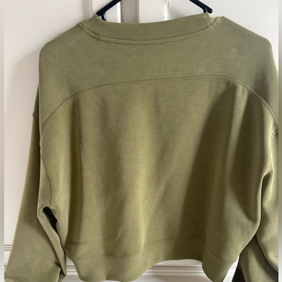 Lululemon perfectly oversized crop crew
Size 6 - Picture 4 of 5